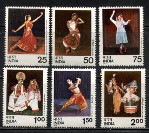 INDIA 1975  TRADITIONAL DANCE COSTUMES Set of 6 Scott 692-697, MNH