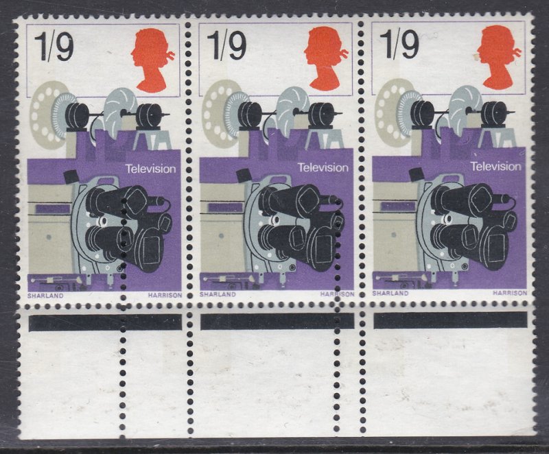 1967  Sg755c 1/9 discoveries Misperf  UNMOUNTED MINT [SN]