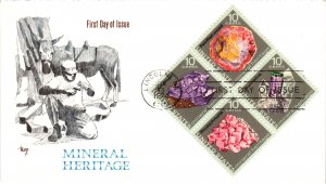 #1541a Minerals Block – Marg Cachet 