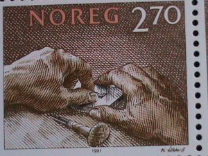 ​NORWAY-1991-SC#1998 INTERNATIONAL STAMP DAY- HAND ENGRAVING MNH S/S VERY FINE