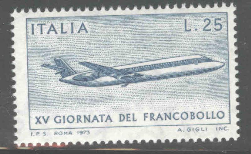 Italy Scott 1135  MNH** 1973 Airliner stamp