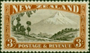 New Zealand 1941 3s Chocolate & Yellow-Brown SG590b P.12.5 V.F MNH