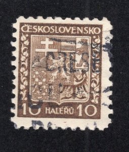 Czechoslovakia 1931 10h bister brown Arms, Scott 153 used, value = 25c