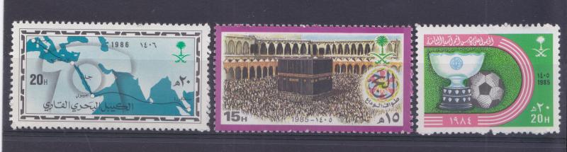 SAUDI ARABIA  SMALL LOT OF 3 SINGLE STAMP ISSUED ON 1986 ALL MINT NH RELEGN