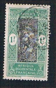 Dahomey 75 Used Man climbing Oil Palm (BP09919)