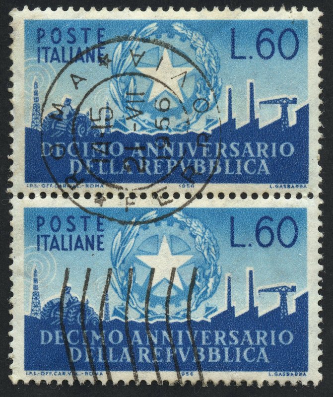 01861 Italy Scott #712 vertical pair used with CDS cancel