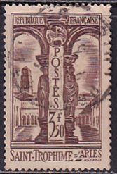 France 1935 Sc 302 View of St. Trophime at Arles Stamp Used