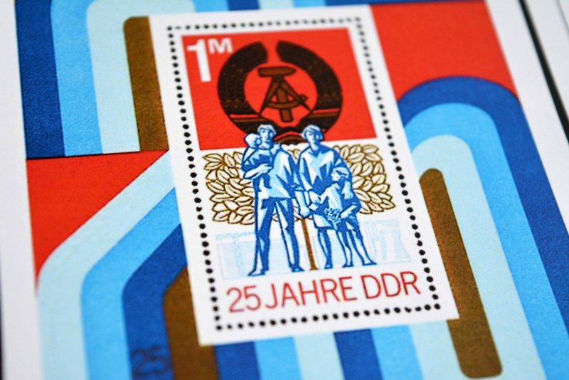 COLOR PRINTED EAST GERMANY DDR/GDR 1949-1990 STAMP ALBUM PAGES (334 ill. pages)