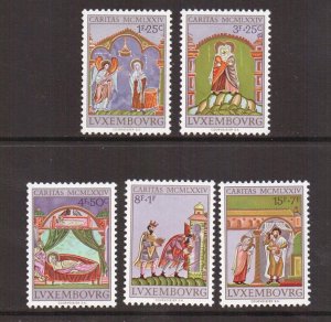 Luxembourg   #B297-B301   MNH  1974  Caritas   miniatures