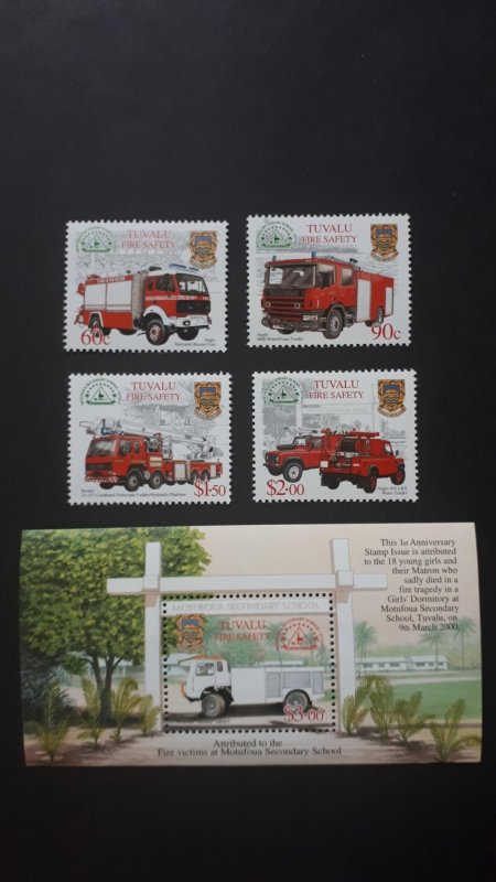 Firetrucks - Tuvalu 2001 - complete set + Bl ** MNH