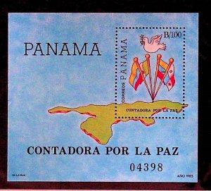 PANAMA Sc 680a NH SOUVENIR SHEET OF 1985 - FLAGS