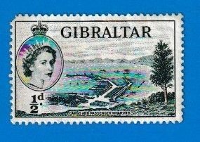 GIBRALTAR SCOTT#132 1953 1/2d CARGO & PASSENGER WHARVES - MH