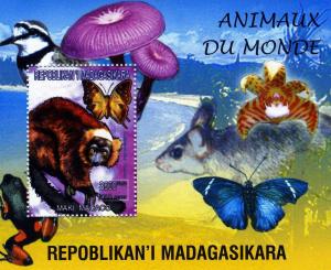 Malagasy 1999 Monkey-Butterflies s/s Perforated Mint (NH)