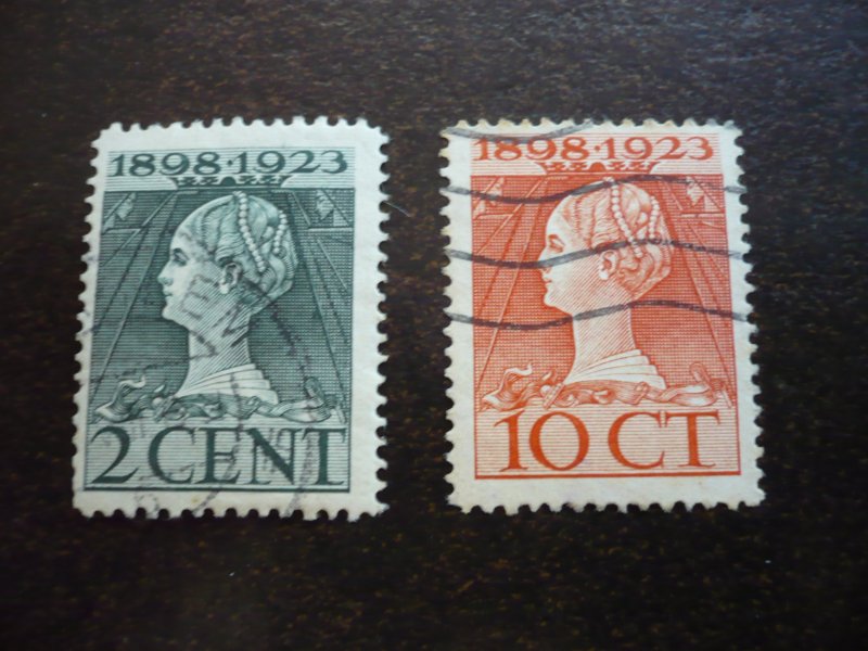 Stamps - Netherlands - Scott# 124, 127 - Used Part Set of 2 Stamps