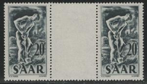 Saar - Scott # 215, gutter pair, mint nh