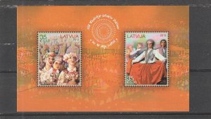 Latvia  Scott#  835  MNH  S/S  (2013 Latvian Song and Dance Festival)