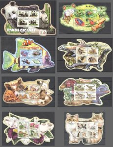 A1157 2011 Guinea-Bissau Dinosaurs Dogs Cats Fishes Pandas ! Shape 8Kb Mnh