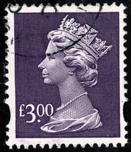 GB 2000 De La Rue £3. ( 2 lines at right in band of crown plus extra pearl) ...