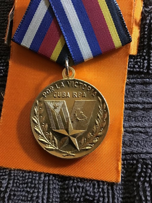 Cuba.Consejo de Estado.Vintage.Medalla Dorada.Por la Victoria.Cuba.RPA.Diam.1”