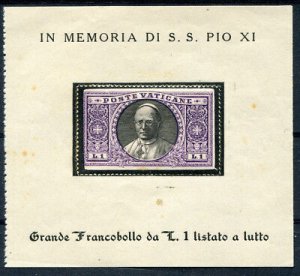 Pius XI - Souvenir souvenir sheet (black) with 1 lira stamp listed in mourning