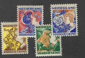 Netherland SC B58-B61 Mint F-VF SCV$34.45....Beautiful!