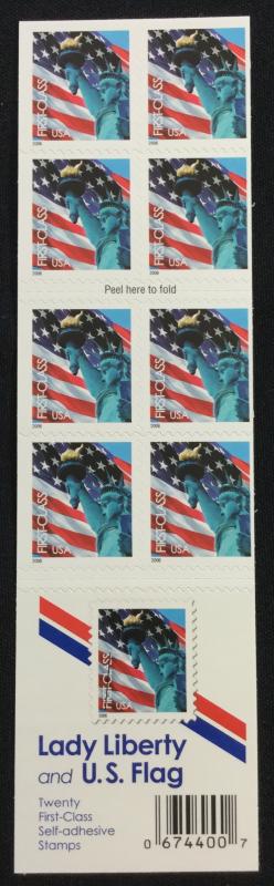 US #3966a MNH Booklet of 20 Flag/Statue of Liberty SCV $16.00
