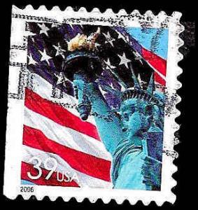 # 3978 USED FLAG AND STATUE OF LIBERTY