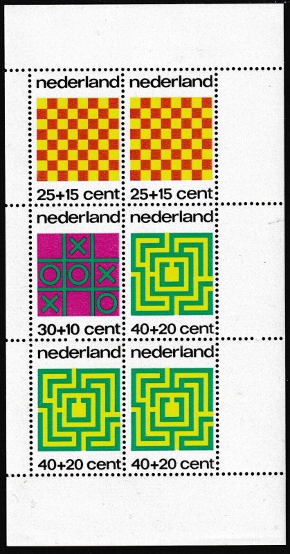 Sc# B499a Netherlands Chess, Tic Tack Toe, Dominoes mini sheet MNH CV $4.50 