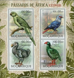 Birds Stamp Psittacula Exsul Porphyrio Coerulescens Raphus Cucullatus S/S MNH