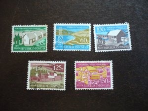 Stamps - Indonesia - Scott# 1048-1052 - Used Part Set of 5 Stamps