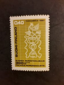 Finland #448            MH