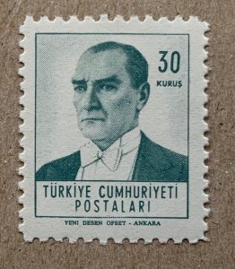 Turkey 1962 30k dull green Ataturk, MNH. Scott 1529, CV $7.00