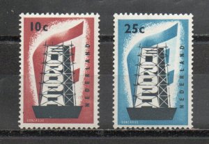 Netherlands 368-369 MNH