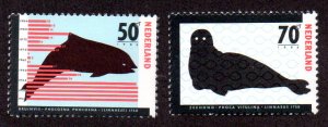 NETHERLANDS 674-5 MNH SCV $1.30 BIN $.80 MARINE LIFE