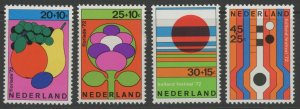 Netherlands B481-4 * mint LH (2110 313)