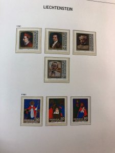 LIECHTENSTEIN – SOLID COLLECTION IN PAIR OF HINGELESS DAVO ALBUMS – 425277