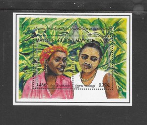 MAYOTTE - CLEARANCE #137 MAHORAISE WOMEN S/S MNH