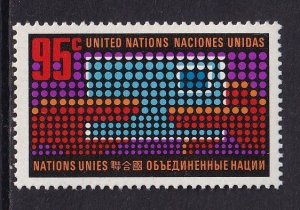 United Nations New York #226  MNH  1972  letter changing hands