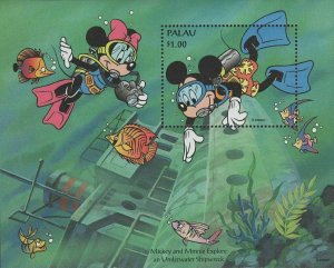 Palau Disney Minnie and Mickey explore an underwater shipwreck Souv. MNH