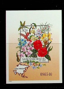 HUNGARY Sc 3381 NH SOUVENIR SHEET OF 1993 - FLOWERS