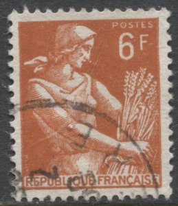 France #833 Farm Women Type Used CV$0.30