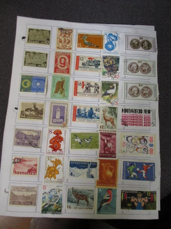 Thousands Of Bulgaria Stamps Hinged On Pages - Unchecked - Read Desc  (BJ11)