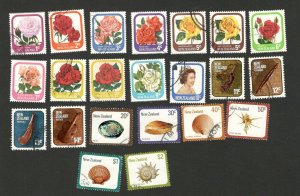 NEW ZEALAND - 22 USED DEFINITIVE STAMPS -FAUNA SHELL'S-FLORA-FLOWERS- 1975/1979.