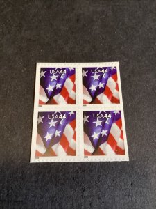 Scott #4396 .44¢ - U.S. FLAG - Bklt Block Of 4-MNH -2009-US