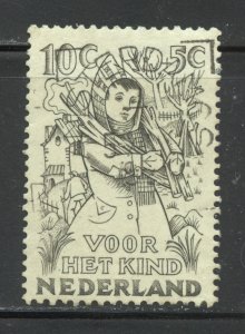 Netherlands Scott B206 Used H - 1949 Winter/Child Welfare - SCV $0.25