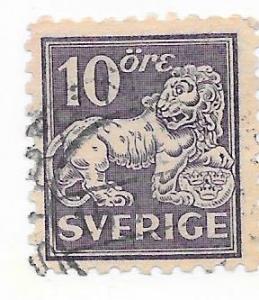 Sweden #128 10o violet Heraldic Lion  (U) CV $0.85