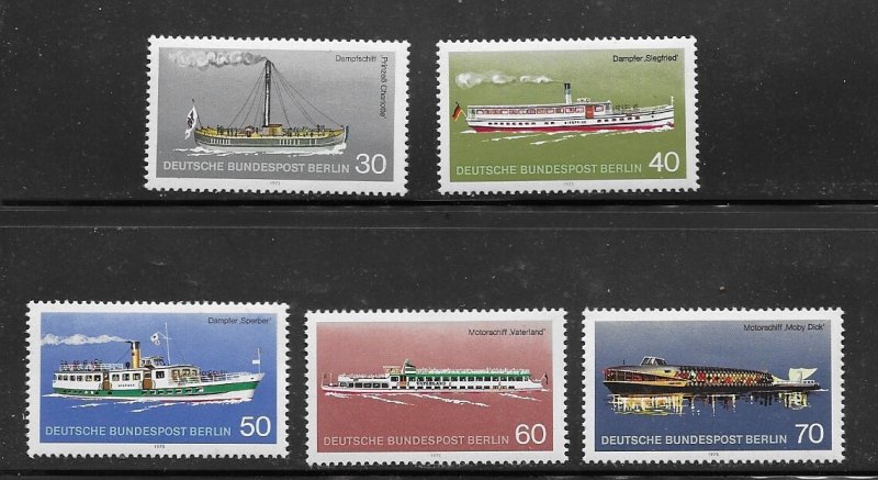 Berlin 9N354 / 9N358 MNH