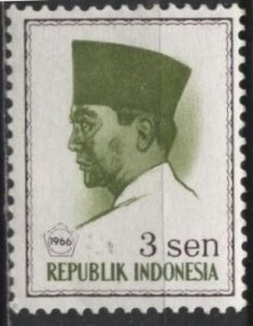 Indonesia 669 (mnh) 3s Pres. Sukarno, sepia & lt ol grn (1966)