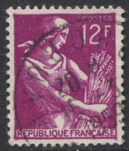 France #834 Farm Women Type Used CV$0.30