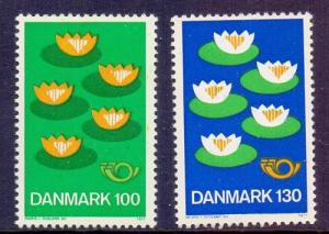 Denmark  #597-598  MNH  1977   Nordic countries nature water lillies